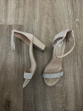 Glitter Block Heel Sandals with Rhinestone Strap - Nude